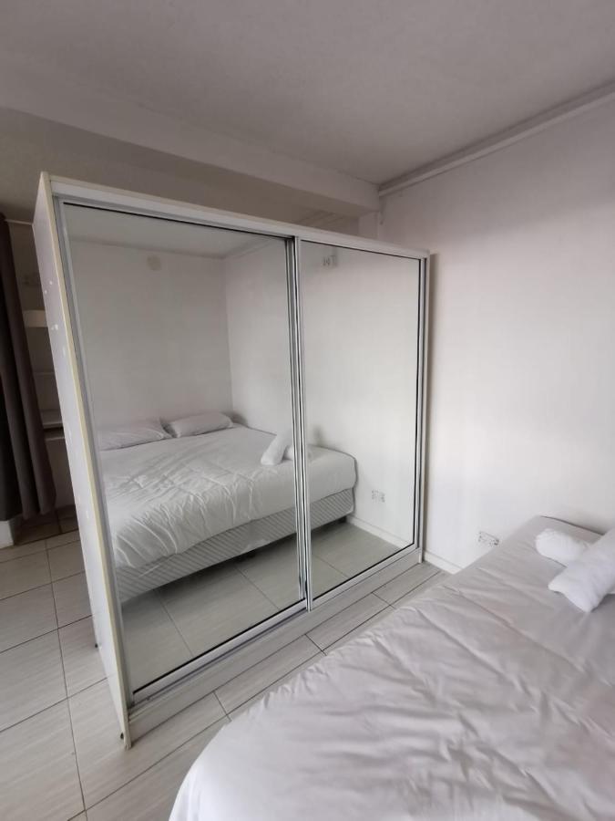 Surfers Holiday Apartments Голд-Кост Экстерьер фото