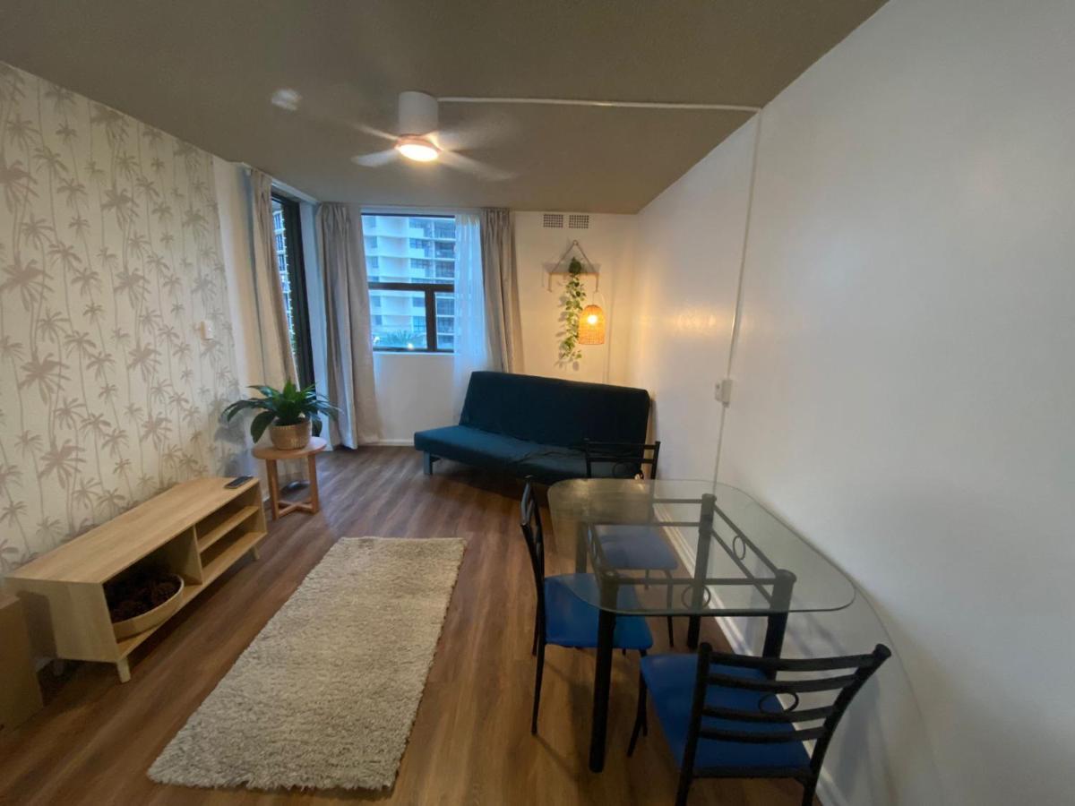Surfers Holiday Apartments Голд-Кост Экстерьер фото